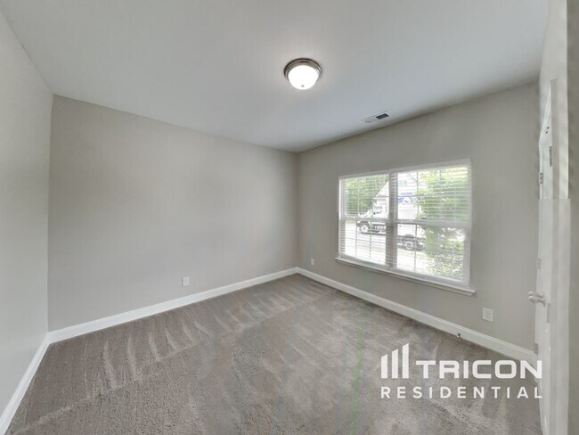 Building Photo - 261 Bexley Way