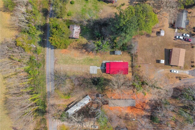 Building Photo - 307 Moore Ave