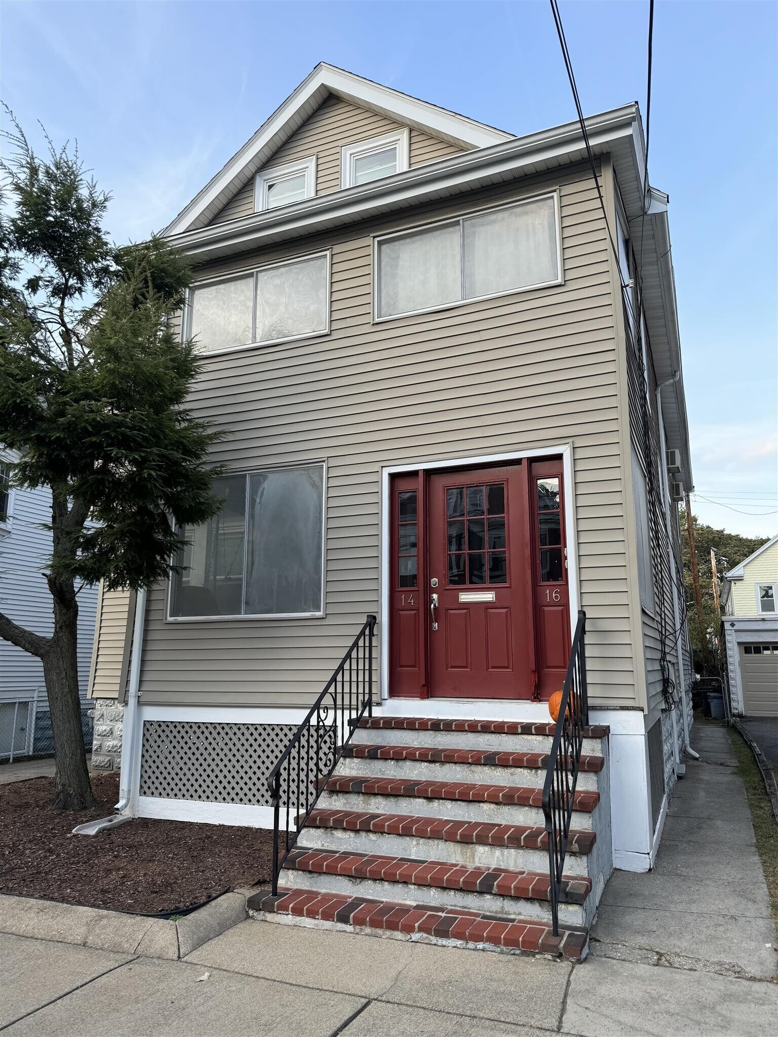 Building Photo - 14 Irvington Rd