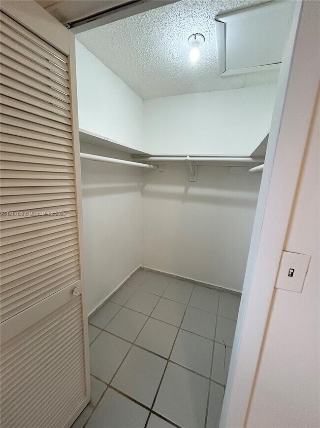 Building Photo - 48 NW 39th St