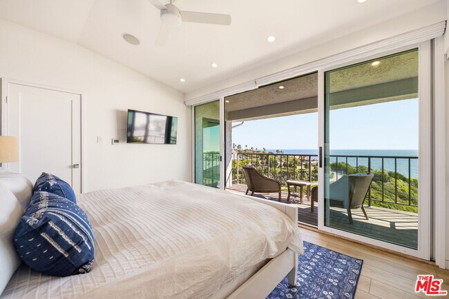 Building Photo - 6817 Seawatch Ln