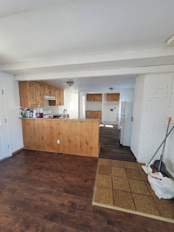 Building Photo - 595 Charles Ave