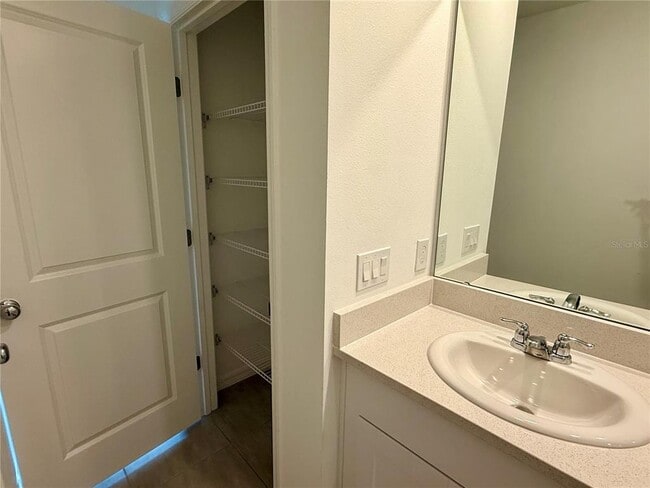 Building Photo - 2996 Skyline Lp