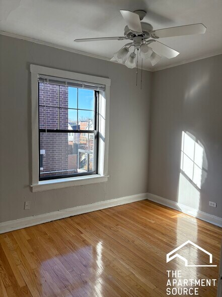 Building Photo - 3003 N Racine Ave