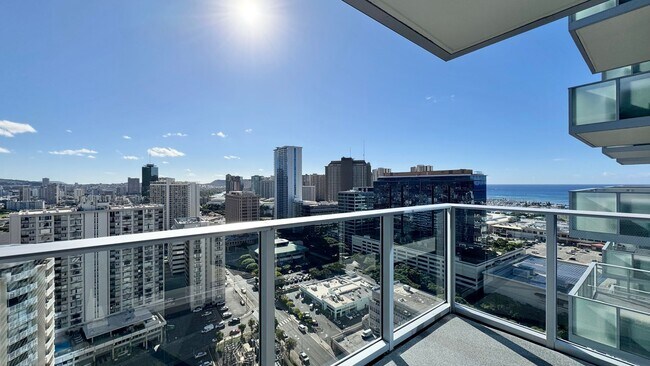 Building Photo - PET FRIENDLY! BEAUTIFUL 2 BEDROOM UNIT ON ...