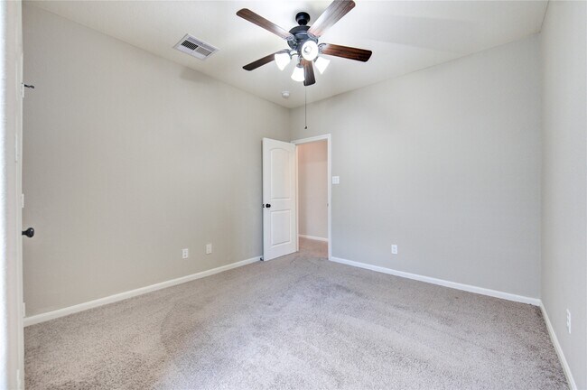 Building Photo - 12130 La Strada St