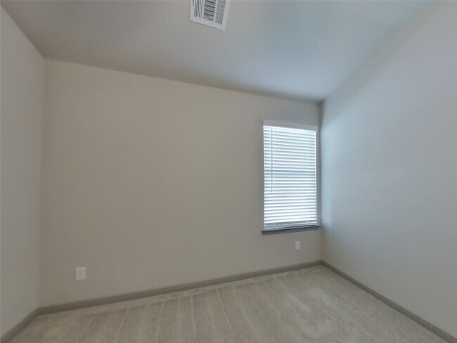 Building Photo - 9845 Gln Brk Ln