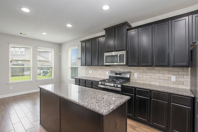 Building Photo - 18911 Cypress Bay Dr