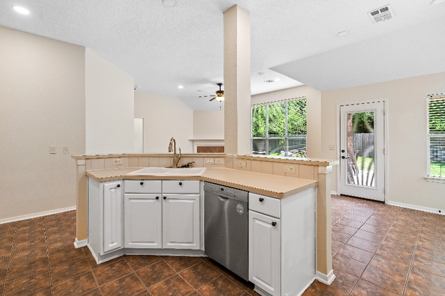 Building Photo - 7522 Broken Oak Ln