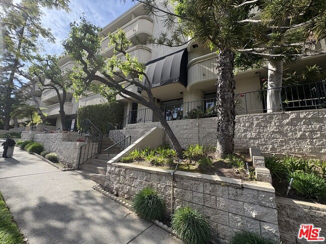 Primary Photo - 11645 Montana Ave