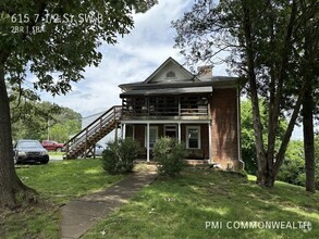 Building Photo - 615-7 1/2 7 1/2 St SW