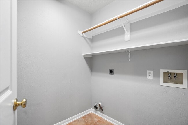 Building Photo - 2210 Melanie Park Dr