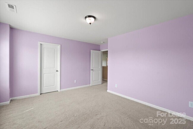Building Photo - 2433 Chinkapin Ct