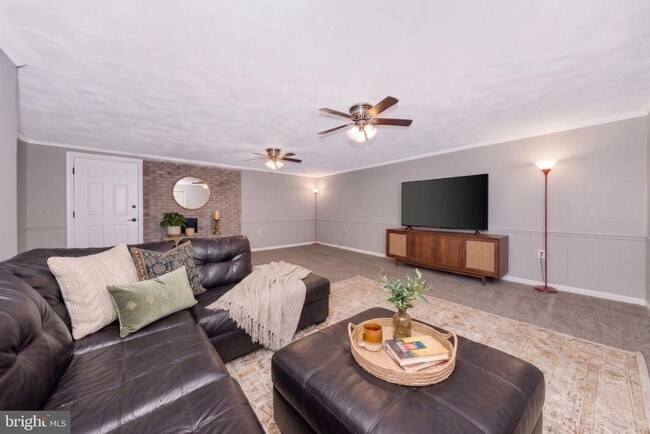 Building Photo - 1545 Tuscawilla Dr