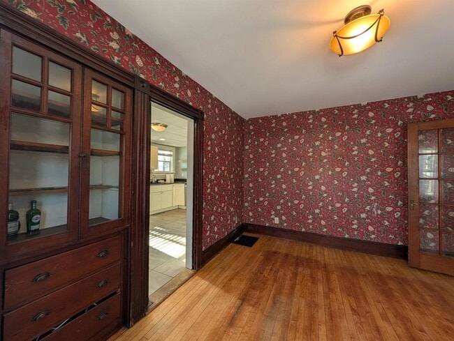 Building Photo - 204 Rockland St