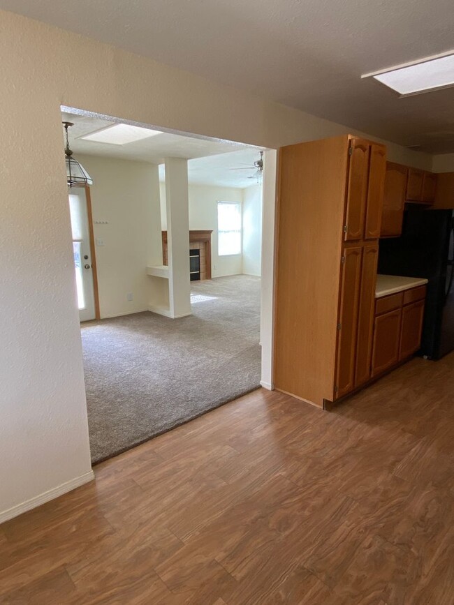 Building Photo - Rio Rancho 4/bd 2/ba 3/CG Views