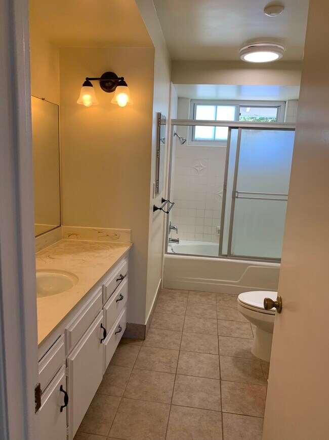 Building Photo - 2822 Caricia Dr