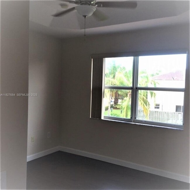 Building Photo - 4104 NE 24th Dr