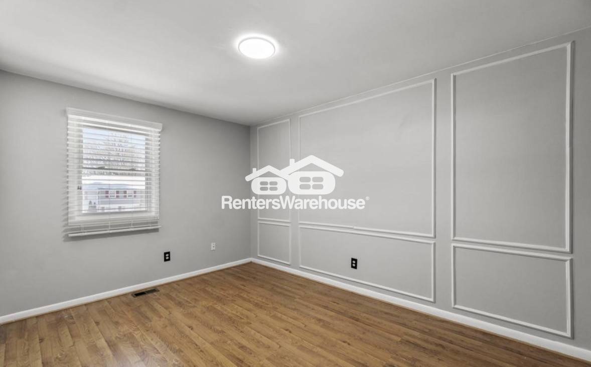 Building Photo - 241 Cedarmere Cir