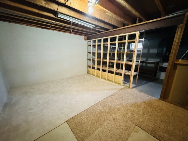 Building Photo - Winter Special half month off with February move in! 4-Bedroom Home in Blaine with 2 Full Baths a...