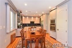 Building Photo - 77-16 Kew Forest Ln