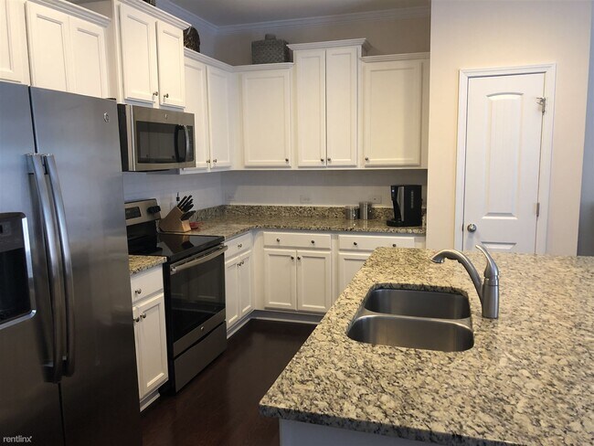 Building Photo - 3 br, 2.5 bath Townhome - 108 Bella Place