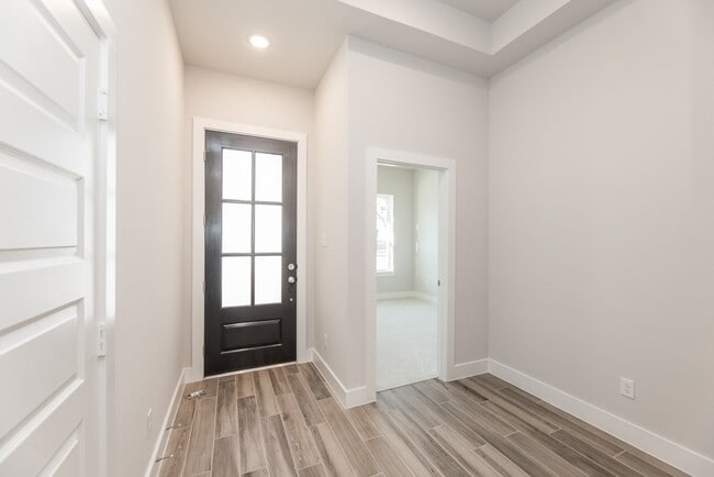 Building Photo - 26319 Camden Cyn Ave