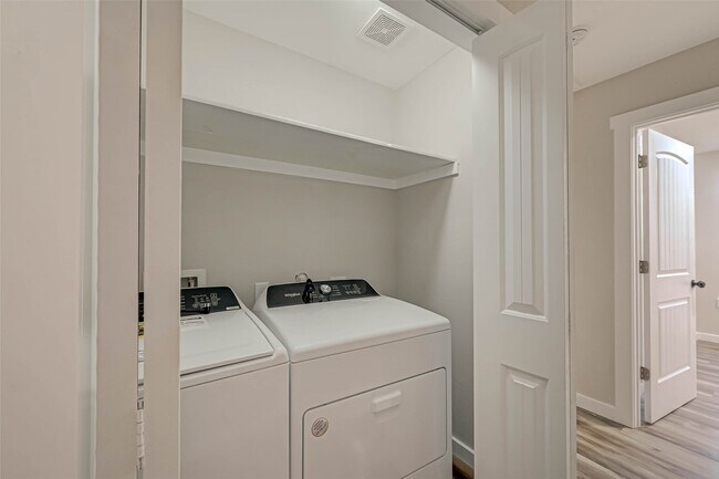 Building Photo - 2111 Nina Lee Ln