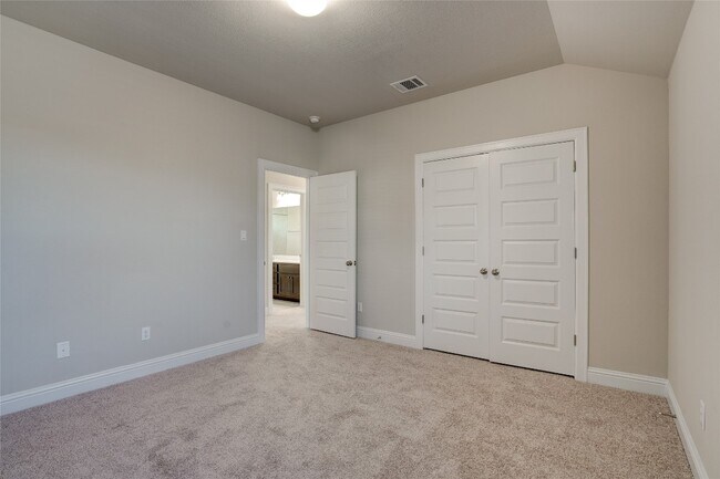 Building Photo - 135 Living Reef Dr