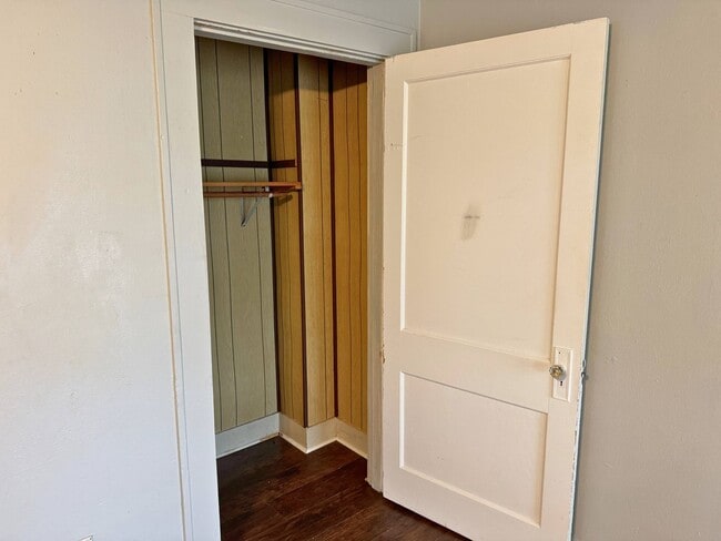 Building Photo - 1818 Collins Ave