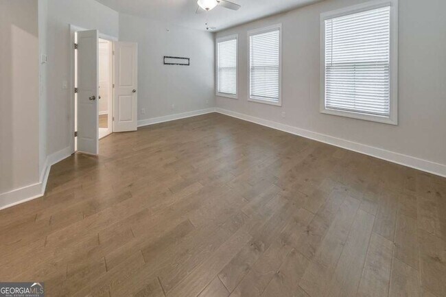 Building Photo - 413 Bishop Ln