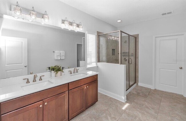 Building Photo - 16750 Abbey Hill Ct