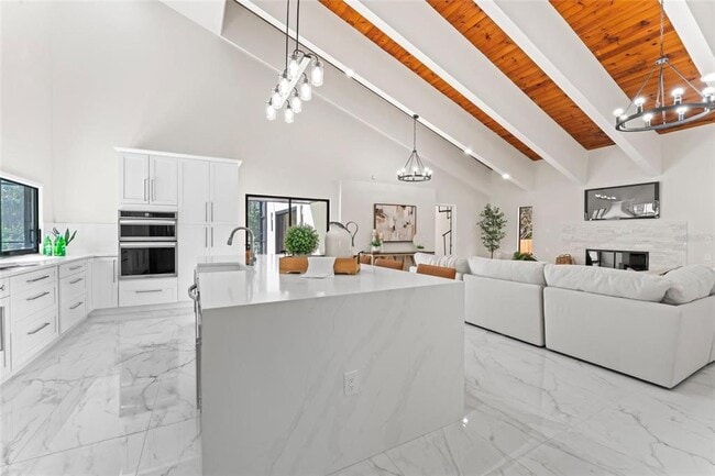 Building Photo - 4520 Pine Hollow Dr