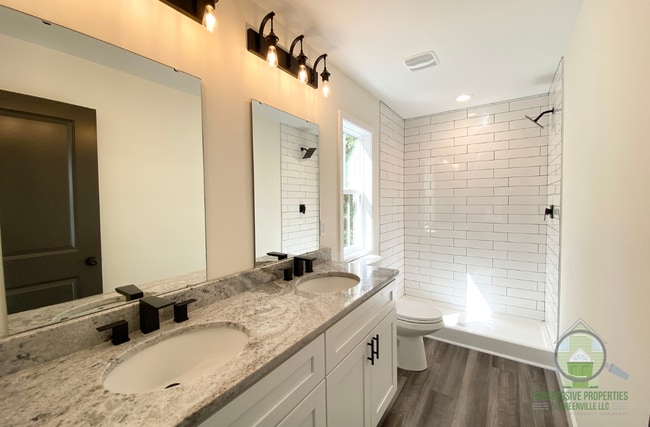 Building Photo - 228 Maco Terrace