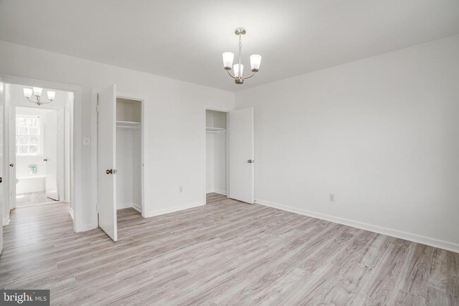 Building Photo - 5110 Columbia Pike