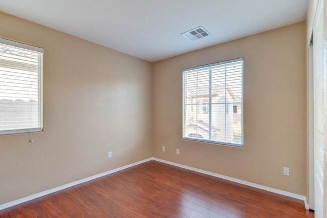 Building Photo - 6484 Arrow Cottage Ct