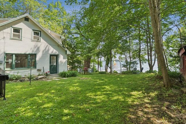 Building Photo - 111 Cottage Rd