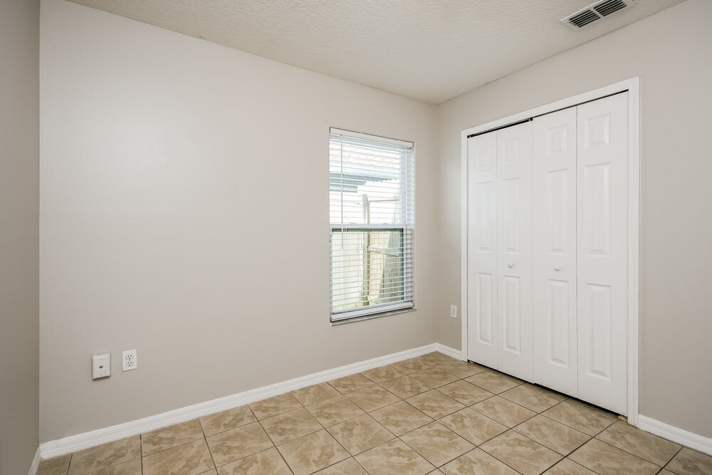 Building Photo - 330 Seville Pointe Ave