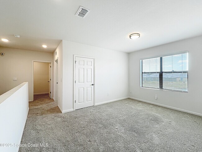 Building Photo - 870 Remington Green Dr SE