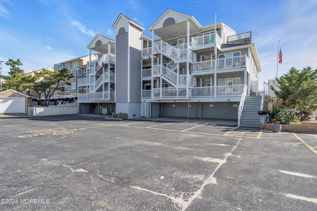 Building Photo - 37 Dune Terrace