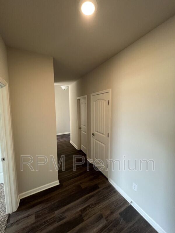 Building Photo - 2123 Westfield Ave