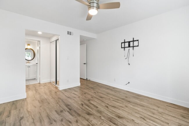 Building Photo - 135 N Barnwell St