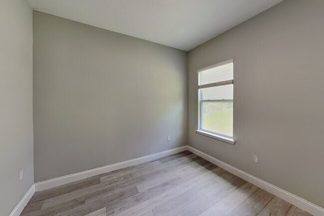 Building Photo - 3212 W Marie Dr