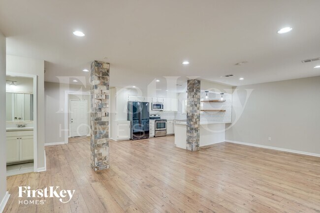 Building Photo - 11923 S Red Cedar Cir