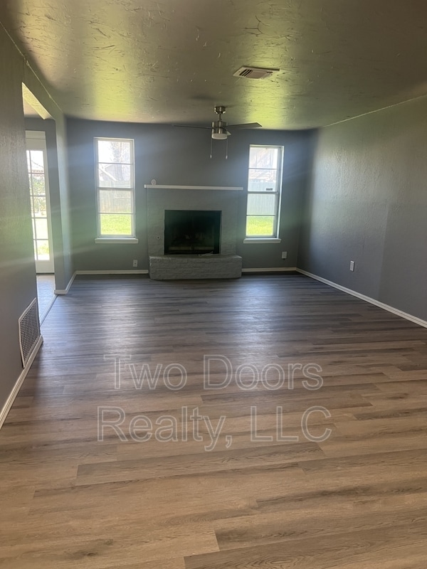 Building Photo - 1101 Teal Pl