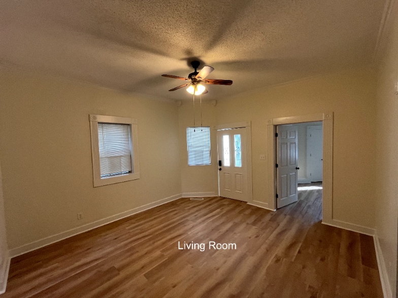 Building Photo - 1636 Hoyt Ave