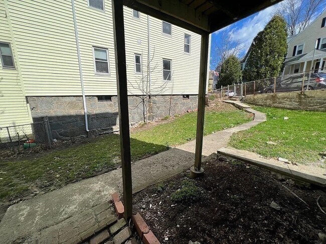 Building Photo - 89 Wachusett St