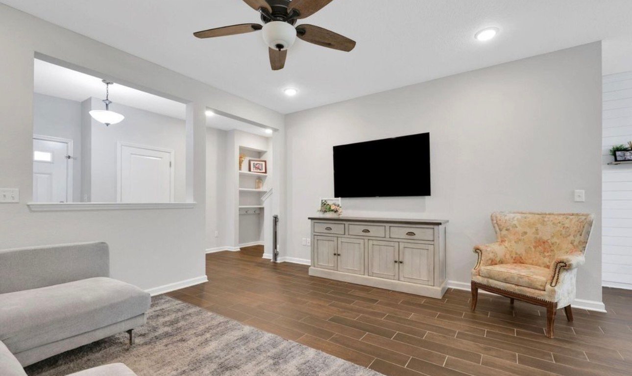 Building Photo - 14014 Sterely Ct S