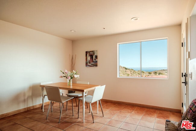 Building Photo - 3029 Sequit Dr