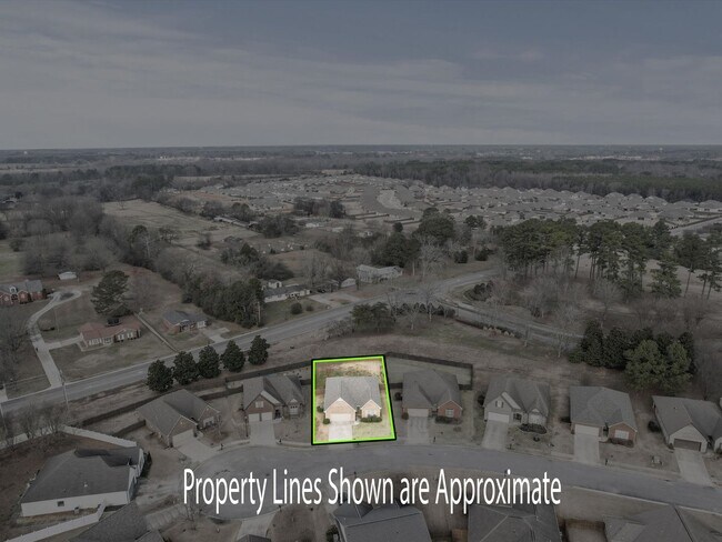 Building Photo - Beautiful Brick Home in Canebrake